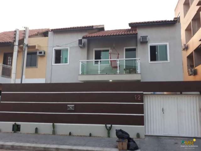 Casa confortável, com piscina, no bairro Horto em Campos-RJ