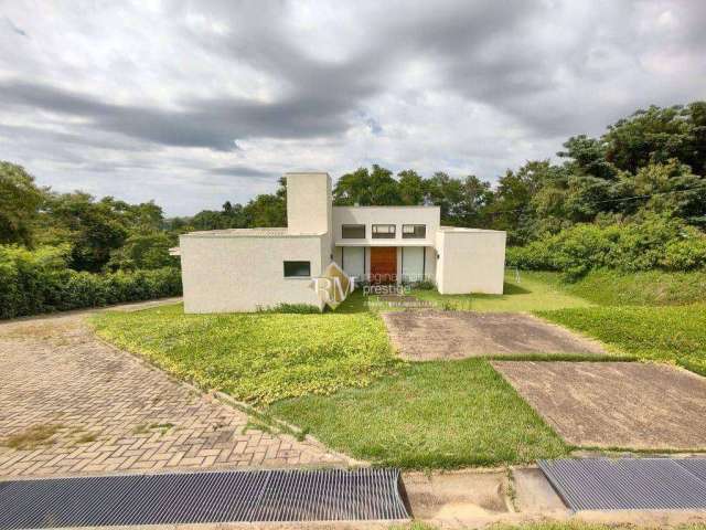 Linda casa com grande área verde e árvores frutíferas, à venda no Condomínio Fazenda Vila Real em Itu/SP