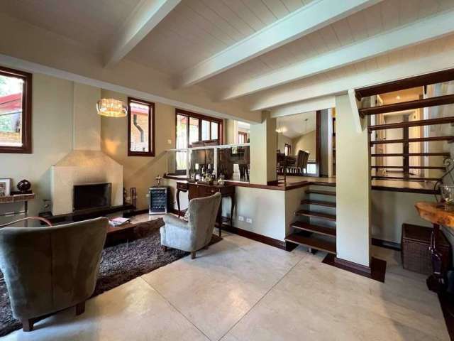 Casa com 5 dormitórios à venda, 440 m² por R$ 1.900.000,00 - Algarve - Cotia/SP