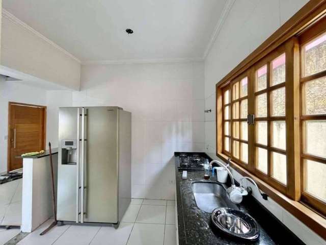 Sobrado com 3 dormitórios à venda, 156 m² por R$ 600.000,00 - Pitas - Cotia/SP