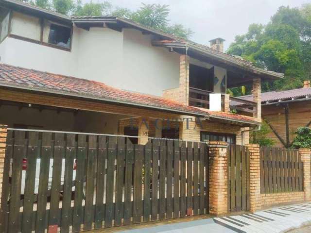 Casa com 4 dormitórios à venda, 186 m² por R$ 1.800.000,00 - Cabeçudas - Itajaí/SC