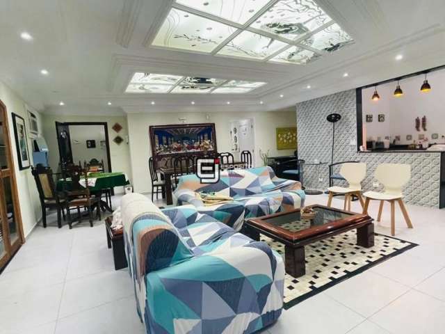 Casa com 3 dormitórios à venda, 210 m² por R$ 2.200.000