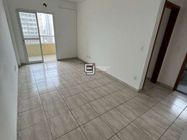 Apartamento com 2 dormitórios à venda, 69 m² por R$ 420.000