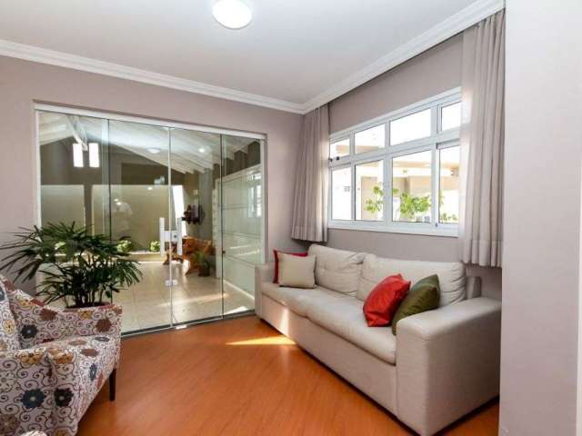 Sobrado com 4 dormitórios à venda, 199 m² por R$ 850.000,00 - Guaíra - Curitiba/PR