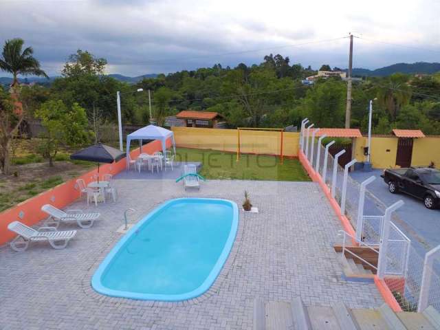 Chácara Comercial/Residencial com piscina e ampla área gourmet, à venda em Guararema - SP