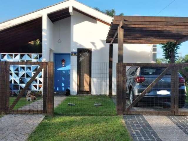 Excelente Casa com 3 dormitórios para LOCAÇÃO MENSAL, 180 m² por R$ 3.500/mês - Itapema do Sai - Itapoá/SC