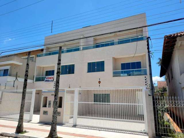 Casa no Centro de Balneário Camboriú, na Rua 2.070, entre Terceira e quarta Avenidas.