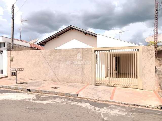 Casa para Venda em Jaboticabal, Vila Patrício dos Santos, 3 dormitórios, 1 suíte, 1 banheiro, 3 vagas