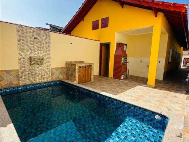 Linda casa com piscina no suarão em Itanhaém!