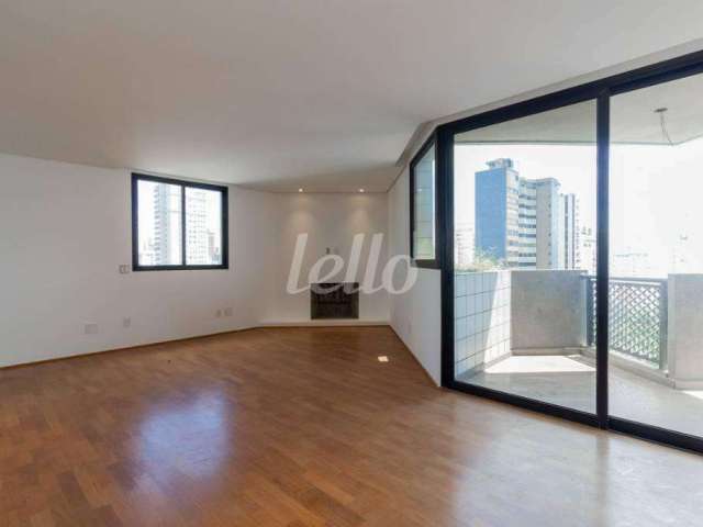 Apartamento com 3 quartos para alugar na Avenida Chibarás, --, Moema, São Paulo, 202 m2 por R$ 7.967