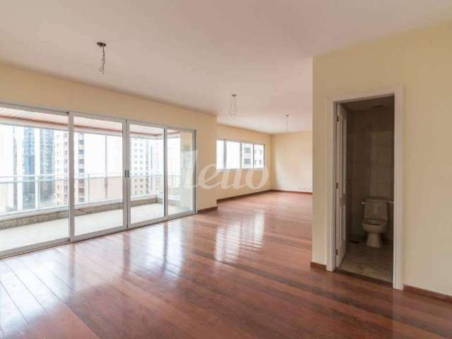 Apartamento com 4 quartos para alugar na Rua Professor Tamandaré Toledo, --, Itaim Bibi, São Paulo, 360 m2 por R$ 16.000