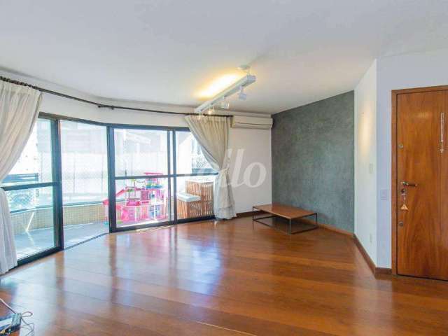 Apartamento com 3 quartos para alugar na Rua Doutor José Áureo Bustamante, --, Santo Amaro, São Paulo, 137 m2 por R$ 7.000