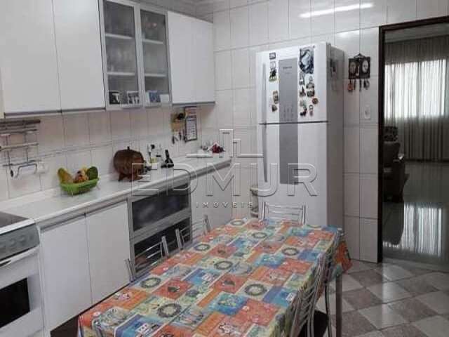 Casa com 3 quartos à venda na Vila Palmares, Santo André  por R$ 915.000
