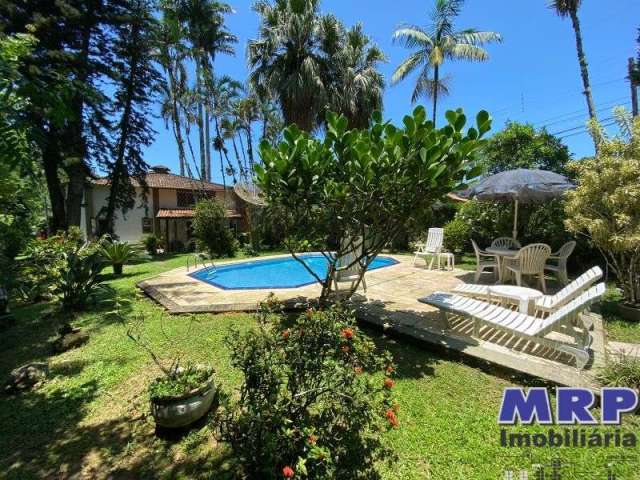 Casa com piscina a venda em Ubatuba, próximo à praia da Maranduba e das Cachoeiras!