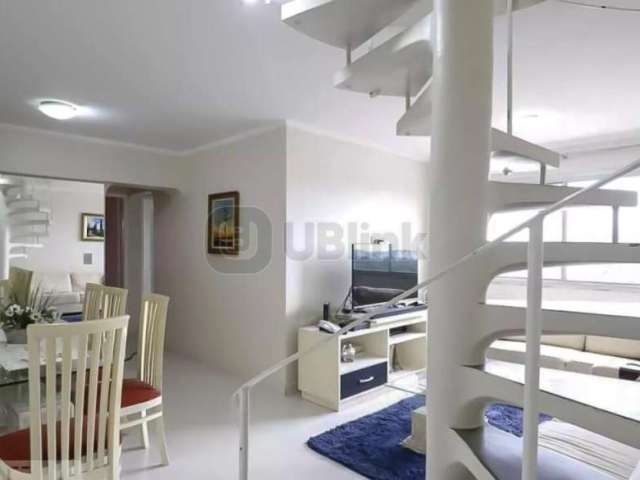 Apartamento duplex em Santo Amaro 03 dormitórios 220m²