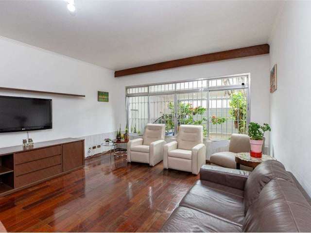 Casa com 3 quartos à venda na Rua Barão de Suruí, 157, Vila Congonhas, São Paulo por R$ 959.000