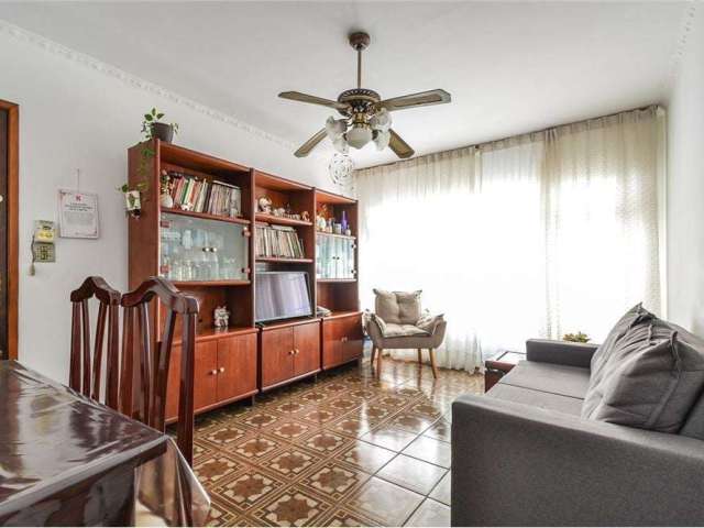 Casa com 2 quartos à venda na Rua Divinopolis, 475, Bosque da Saúde, São Paulo por R$ 470.000