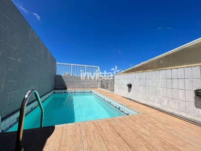 Alugar cobertura duplex com piscina privativa e vista livre na Ponta da Praia.