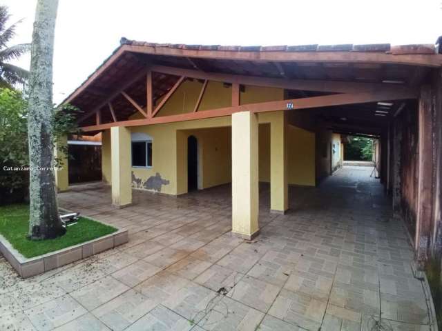 Casa para Venda em Caraguatatuba, Jardim Britânia, 3 dormitórios, 1 suíte, 2 banheiros, 4 vagas