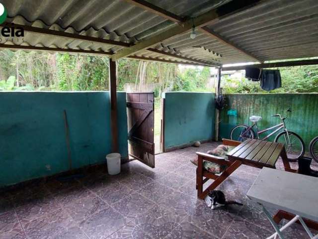 Casa simples 1 dormitório com escritura  para venda -  bairro Carijó (Vila São João Batista)- Cananéia/SP