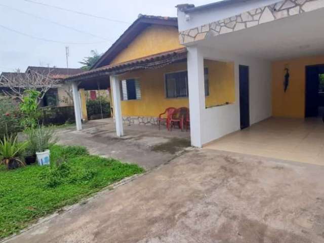 Casa para venda no bairro Rocio 3 dormitórios (1 suíte) - Cananéia/SP