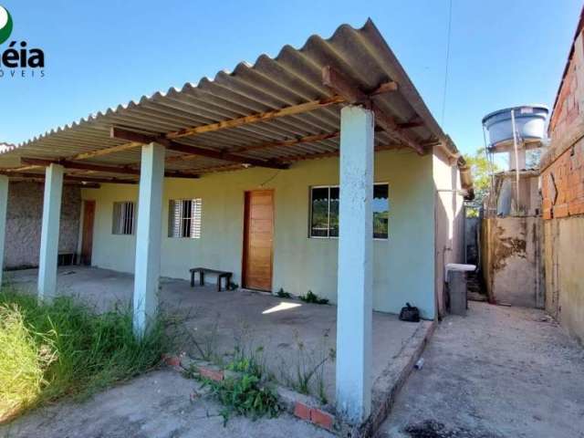 3 dormitórios (1 suíte) para venda - bairro Carijó - Cananéia / SP