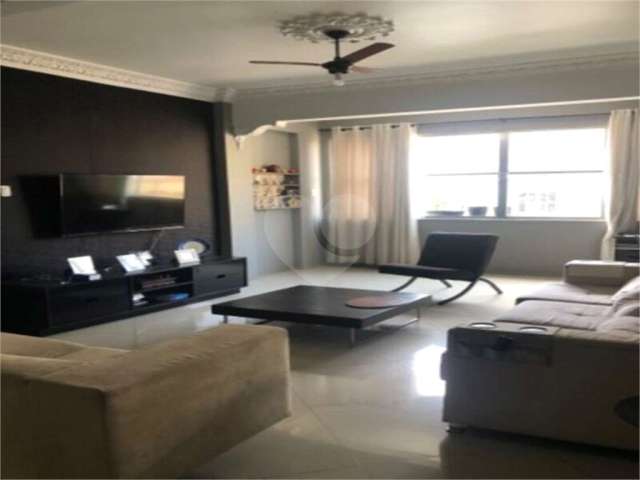 Lopes vende excelente apartamento de 110 m², 03 quartos, na Rua do Bispo, Rio Comprido
