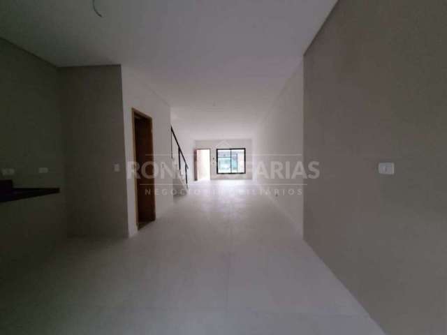 Sobrado a venda com 120 m², 03 dormitórios sendo 01 suíte na região do Campo Grande
