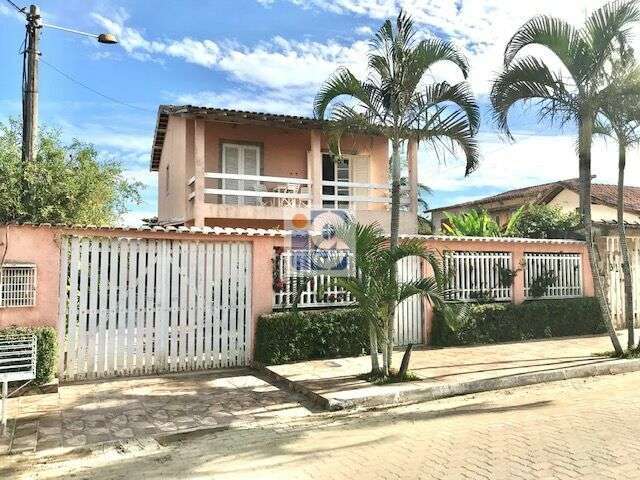Casa à venda no bairro Centro - Iguaba Grande/RJ