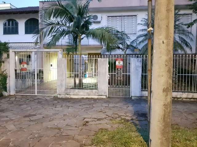 Casa com 5 quartos à venda na Rua Bernardo Pires, 486, Santana, Porto Alegre por R$ 1.590.000