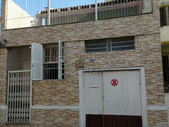 Casa com 3 quartos à venda na Olavo Bilac, 626, Farroupilha, Porto Alegre por R$ 890.000