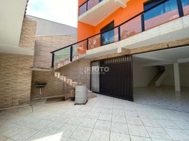 Casa com 3 quartos para alugar no Jardim Teles de Menezes, Santo André , 154 m2 por R$ 2.600