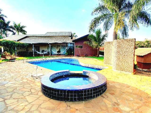 Belíssima casa no Condomínio Golf Ville em Cambé