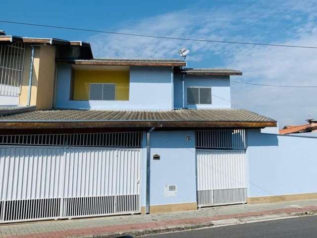 Sobrado com 2 quartos à venda, 85 m² por R$ 372.000 - Jardim Gurilândia - Taubaté/SP