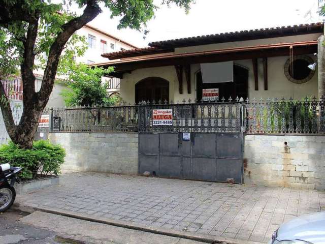 Casa para aluguel, 4 quartos, 1 suíte, 6 vagas, Esplanada - Governador Valadares/MG
