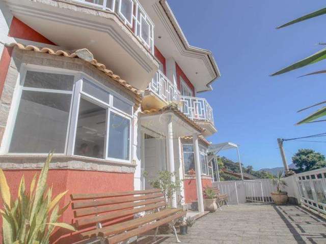 Casa em Condomínio para Venda em Teresópolis, Tijuca, 3 dormitórios, 1 suíte, 4 banheiros, 3 vagas