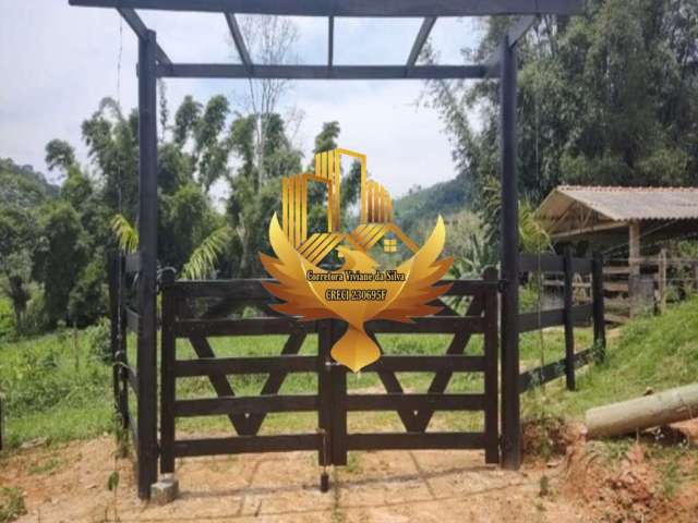 Terreno à venda na Área Rural de Pindamonhangaba, Pindamonhangaba  por R$ 450.000