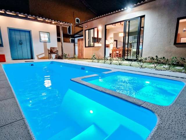 Casa Duplex em condomínio com piscina e espaço gourmet!