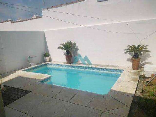 Sobrado com 3 dormitórios e piscina em Condomínio, por R$ 460.000 - Vila Santos - Caçapava/SP
