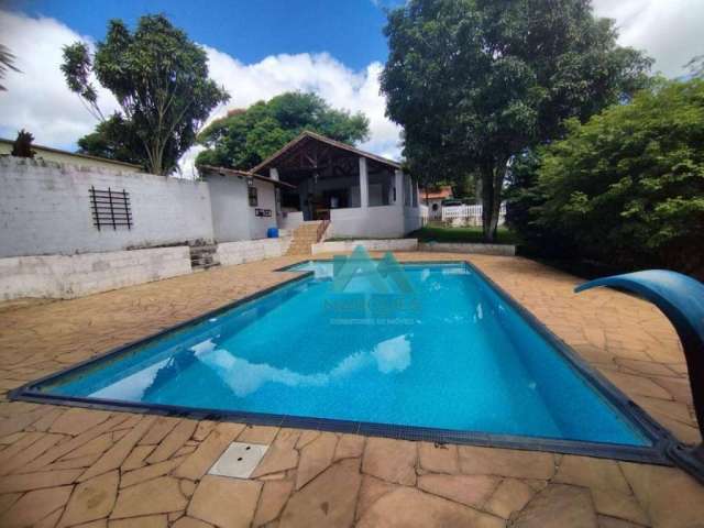 Maravilhosa Chácara próximo com piscina, próximo a Carvalho Pinto em Caçapava-SP