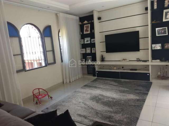 Casa com 3 quartos à venda na Rua Pederneiras, 27, Chácara da Barra, Campinas, 190 m2 por R$ 670.000