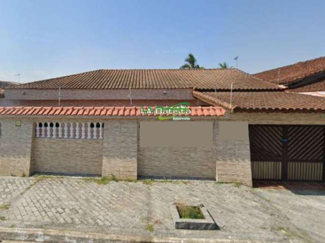 Casa isolada  no Vilamar-Praia Grande com 3 quartos,2 banheiros,5 vagas garagem.