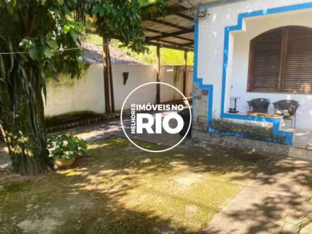 Casa com 3 quartos à venda na Rua Comendador Siqueira, --, Pechincha, Rio de Janeiro, 750 m2 por R$ 560.000
