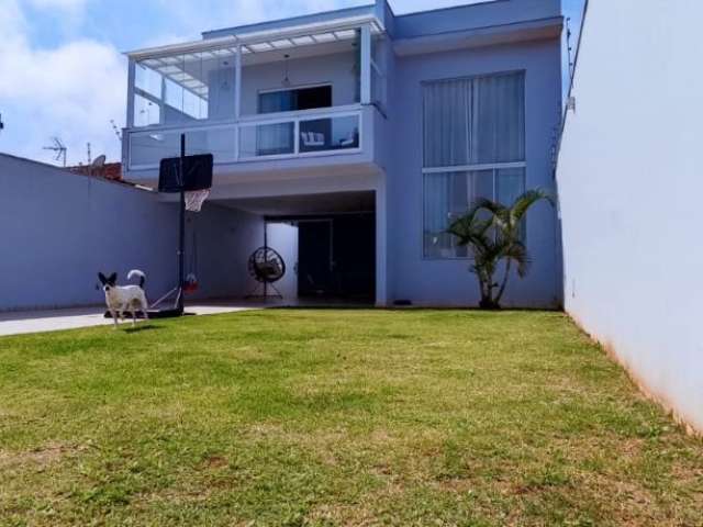 Linda casa na praia a 390m do mar, possui 5 dormitórios, Aceita financiamento - em Itanhaém