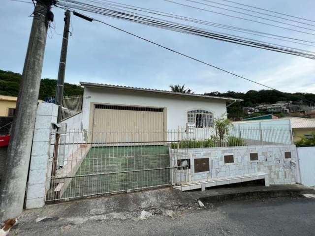 Casa com 4 quartos à venda no Jardim Janaina, Biguaçu  por R$ 375.000