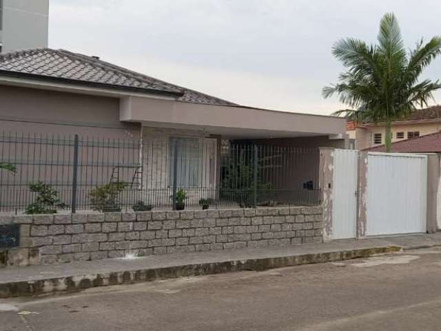Casa com 5 quartos à venda em Vendaval, Biguaçu  por R$ 850.000