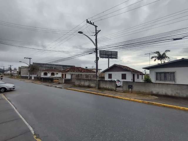 Casa com 4 quartos à venda em Rio Caveiras, Biguaçu  por R$ 950.000