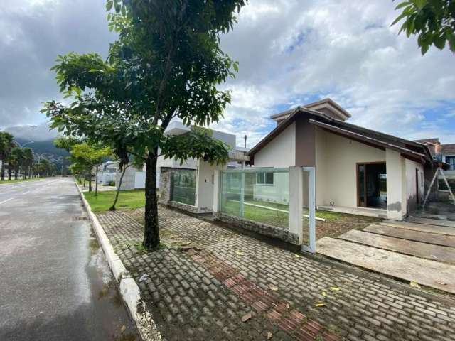 Casa em condomínio fechado com 3 quartos para alugar no Beira Rio, Biguaçu  por R$ 4.900