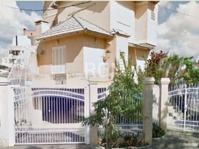Casa com 3 quartos à venda na Rua Portuguesa, Partenon, Porto Alegre, 283 m2 por R$ 950.000