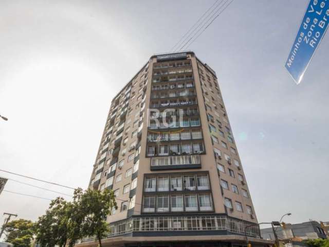 Apartamento com 5 quartos à venda na Avenida Farrapos, Floresta, Porto Alegre, 303 m2 por R$ 680.000